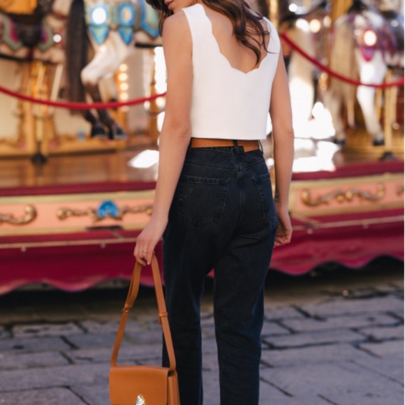 Saaj Cropped Scallop Top - Picture 3 of 3